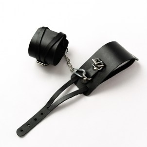 Оковы из черной кожи с креплением в виде веревочек Crazyhandmade