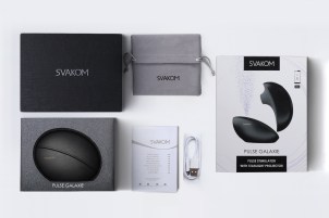 Вакуумно-волновой стимулятор SVAKOM Pulse Galaxie Black с проекцией звёздного неба
